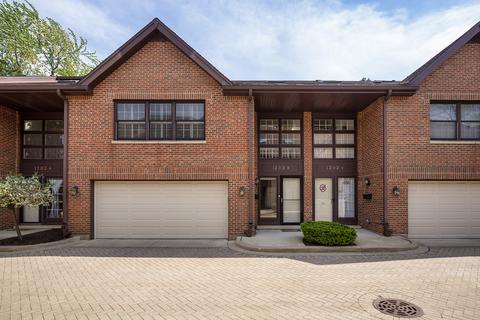 1202 Pine St #B, Glenview, IL 60025 photo 1