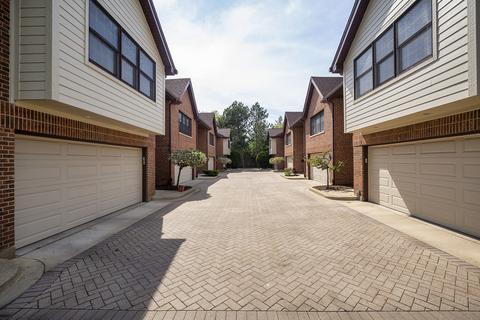 1202 Pine St #B, Glenview, IL 60025 photo 2