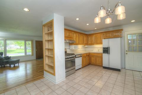 725 Washington Blvd, Hoffman Estates, IL 60169 photo 6