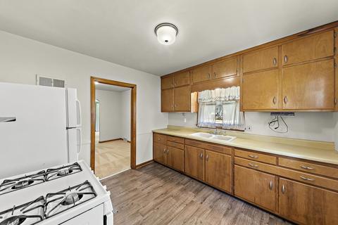 663 S Wall St, Kankakee, IL 60901 photo 7