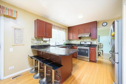 489 Knoll Crest Dr, Bartlett, IL 60103 photo 8