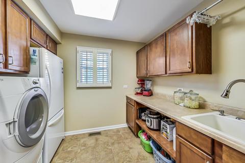 2230 Maple Ave, Northbrook, IL 60062 photo 9