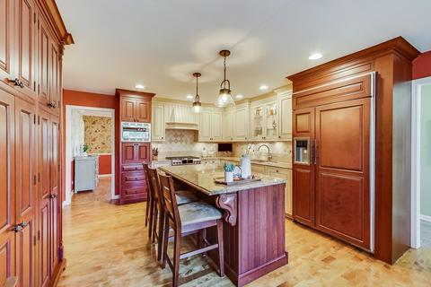 2230 Maple Ave, Northbrook, IL 60062 photo 4