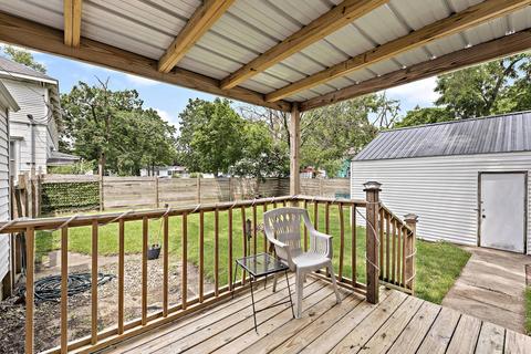 209 E 3rd St, Gilman, IL 60938 photo 10