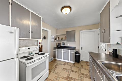 209 E 3rd St, Gilman, IL 60938 photo 6