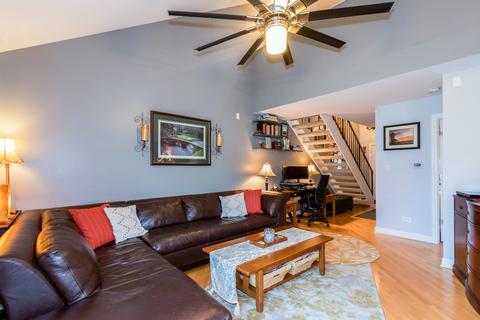 4527 Olmstead Dr, Hoffman Estates, IL 60192 photo 3
