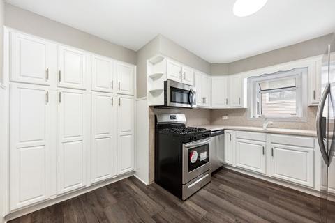 555 S 3rd Ave, Des Plaines, IL 60016 photo 2