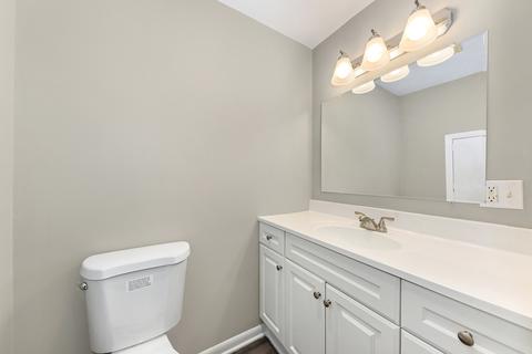 555 S 3rd Ave, Des Plaines, IL 60016 photo 10