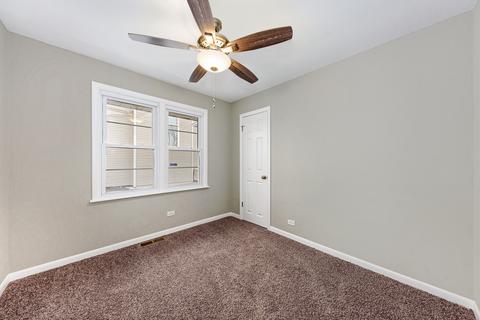 555 S 3rd Ave, Des Plaines, IL 60016 photo 8