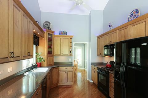 691 Rose Ln, Bartlett, IL 60103 photo 12