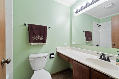1402 Creekside Ct #A, Elgin, IL 60123 photo 7