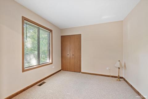 1402 Creekside Ct #A, Elgin, IL 60123 photo 14