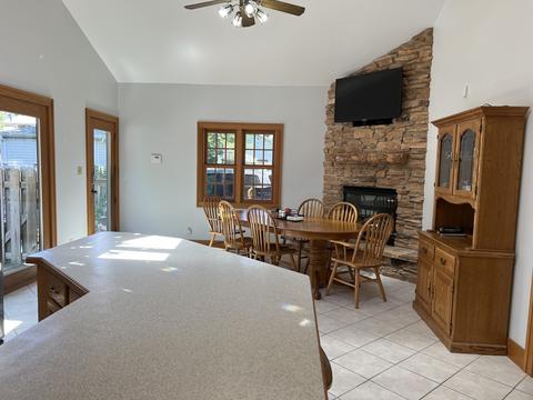 1046 Bellevue Ave, Elgin, IL 60120 photo 6