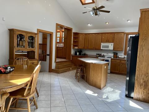 1046 Bellevue Ave, Elgin, IL 60120 photo 7
