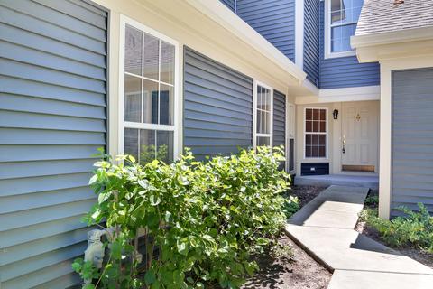 736 Bent Ridge Ln, Elgin, IL 60120 photo 1