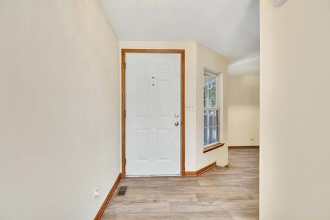 736 Bent Ridge Ln, Elgin, IL 60120 photo 5