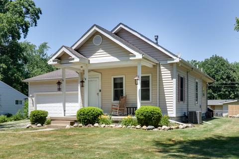 1908 E Croxton Ave, Bloomington, IL 61704 photo 2