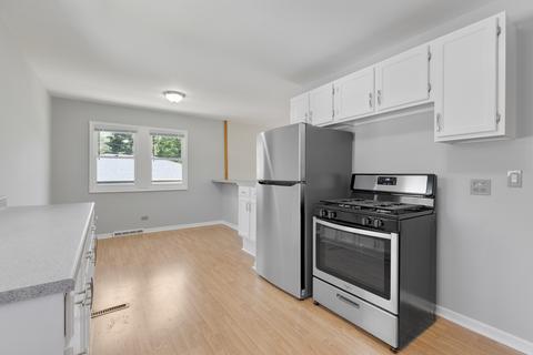 590 Glendale Ln, Hoffman Estates, IL 60169 photo 8