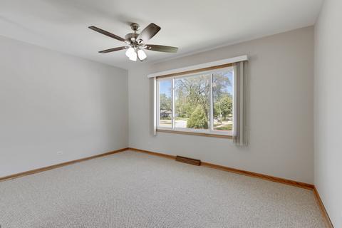 590 Glendale Ln, Hoffman Estates, IL 60169 photo 12