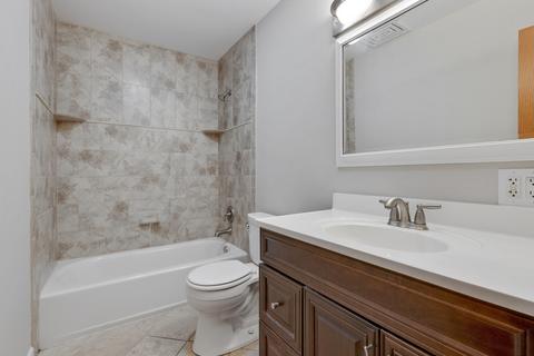 590 Glendale Ln, Hoffman Estates, IL 60169 photo 13