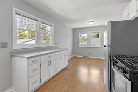 590 Glendale Ln, Hoffman Estates, IL 60169 photo 7
