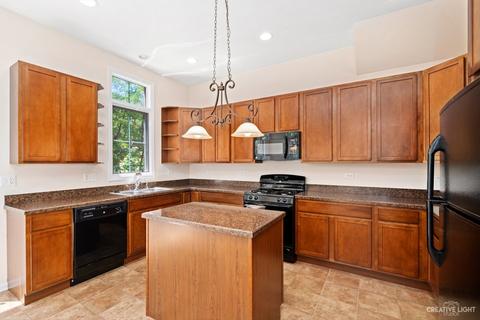 144 Dawson Dr, Elgin, IL 60120 photo 5