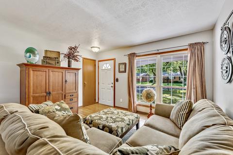 105 Strasma East Dr, Kankakee, IL 60901 photo 4