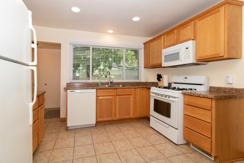 1002 S Linden St, Normal, IL 61761 photo 4