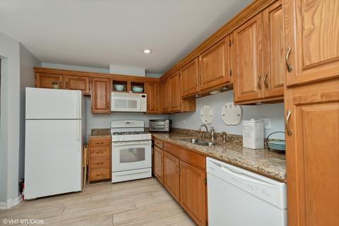 1602 Queens Ct #D1, Wheeling, IL 60090 photo 6