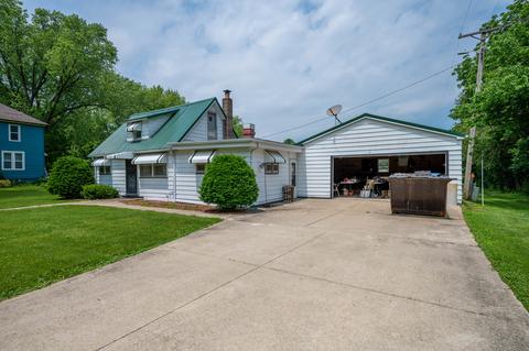 102 5th St, Leaf River, IL 61047 photo 2