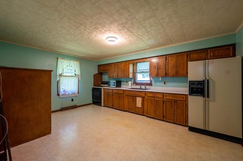 102 5th St, Leaf River, IL 61047 photo 9