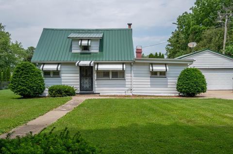 102 5th St, Leaf River, IL 61047 photo 1