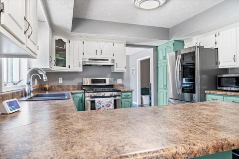 19128 Briar Dr, Bloomington, IL 61705 photo 4
