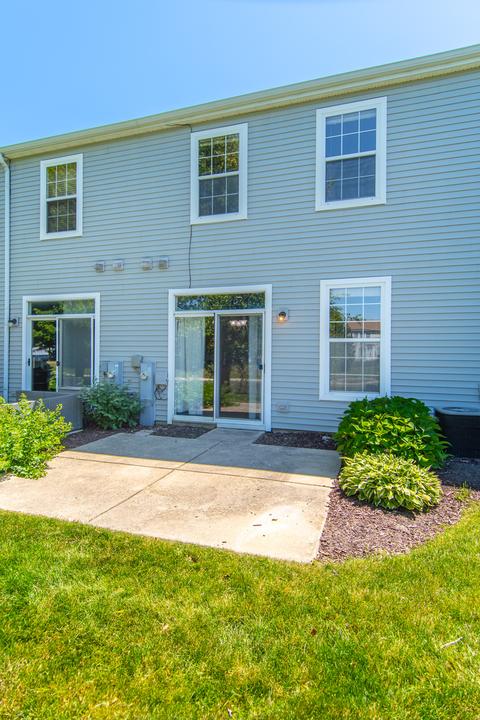 5124 Freeport Dr, Plainfield, IL 60586 photo 3