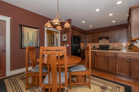 2246 Holbrook Dr, Normal, IL 61761 photo 9