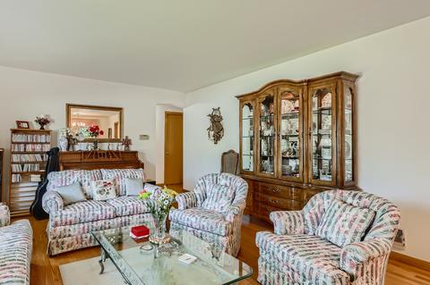 5259 Wright Ter, Skokie, IL 60077 photo 4