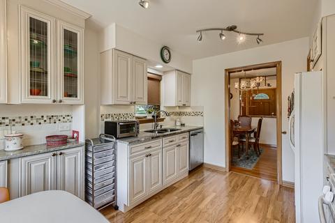 5259 Wright Ter, Skokie, IL 60077 photo 10