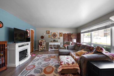 207 Eisenhower Dr, Bloomington, IL 61701 photo 10