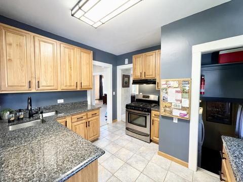 31 N Commonwealth Ave N, Elgin, IL 60123 photo 11