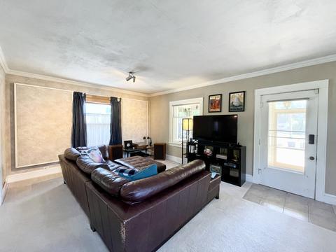 31 N Commonwealth Ave N, Elgin, IL 60123 photo 5