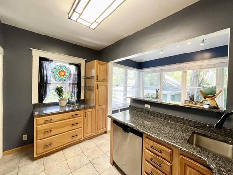 31 N Commonwealth Ave N, Elgin, IL 60123 photo 13