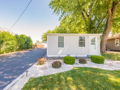 320 Bluff St, Lockport, IL 60441 photo 1