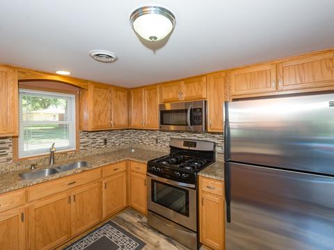 320 Bluff St, Lockport, IL 60441 photo 9
