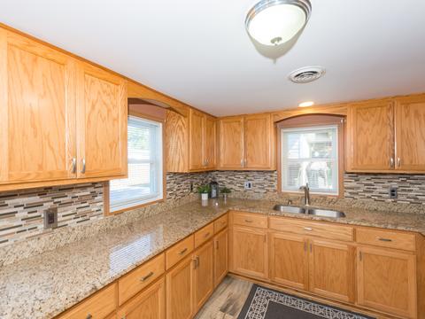 320 Bluff St, Lockport, IL 60441 photo 7