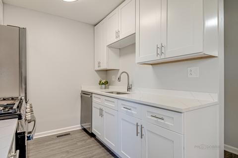 14 Silver Tree Cir, Cary, IL 60013 photo 9