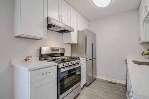 14 Silver Tree Cir, Cary, IL 60013 photo 8