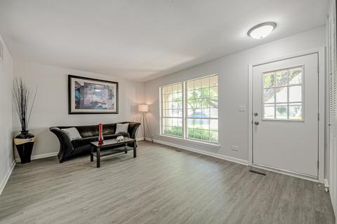 14 Silver Tree Cir, Cary, IL 60013 photo 5