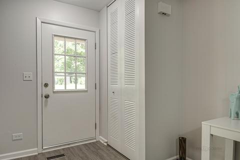 14 Silver Tree Cir, Cary, IL 60013 photo 4