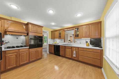 1307 E Illinois St, Wheaton, IL 60187 photo 6