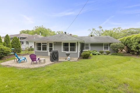 1307 E Illinois St, Wheaton, IL 60187 photo 2